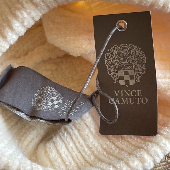 NWT Vince Camuto Ivory Knit Beanie with Snap On Faux Fur Tan Pom Gift - Picture 3 of 9